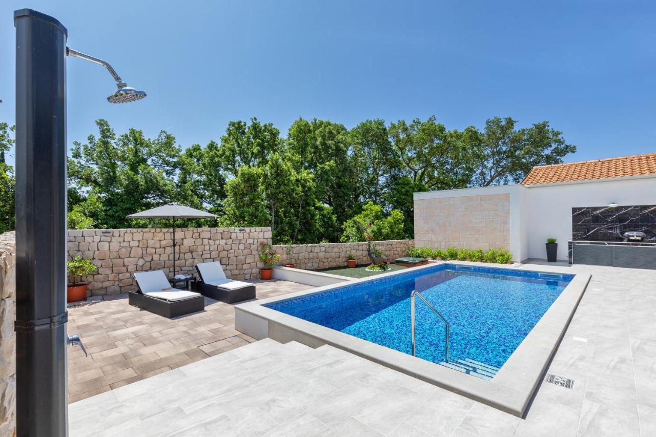 Apartment Holiday Home Doma, Cilipi Near Dubrovnik エクステリア 写真