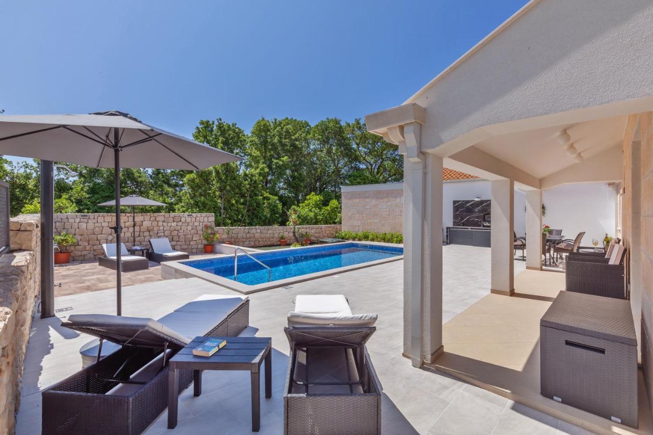 Apartment Holiday Home Doma, Cilipi Near Dubrovnik エクステリア 写真