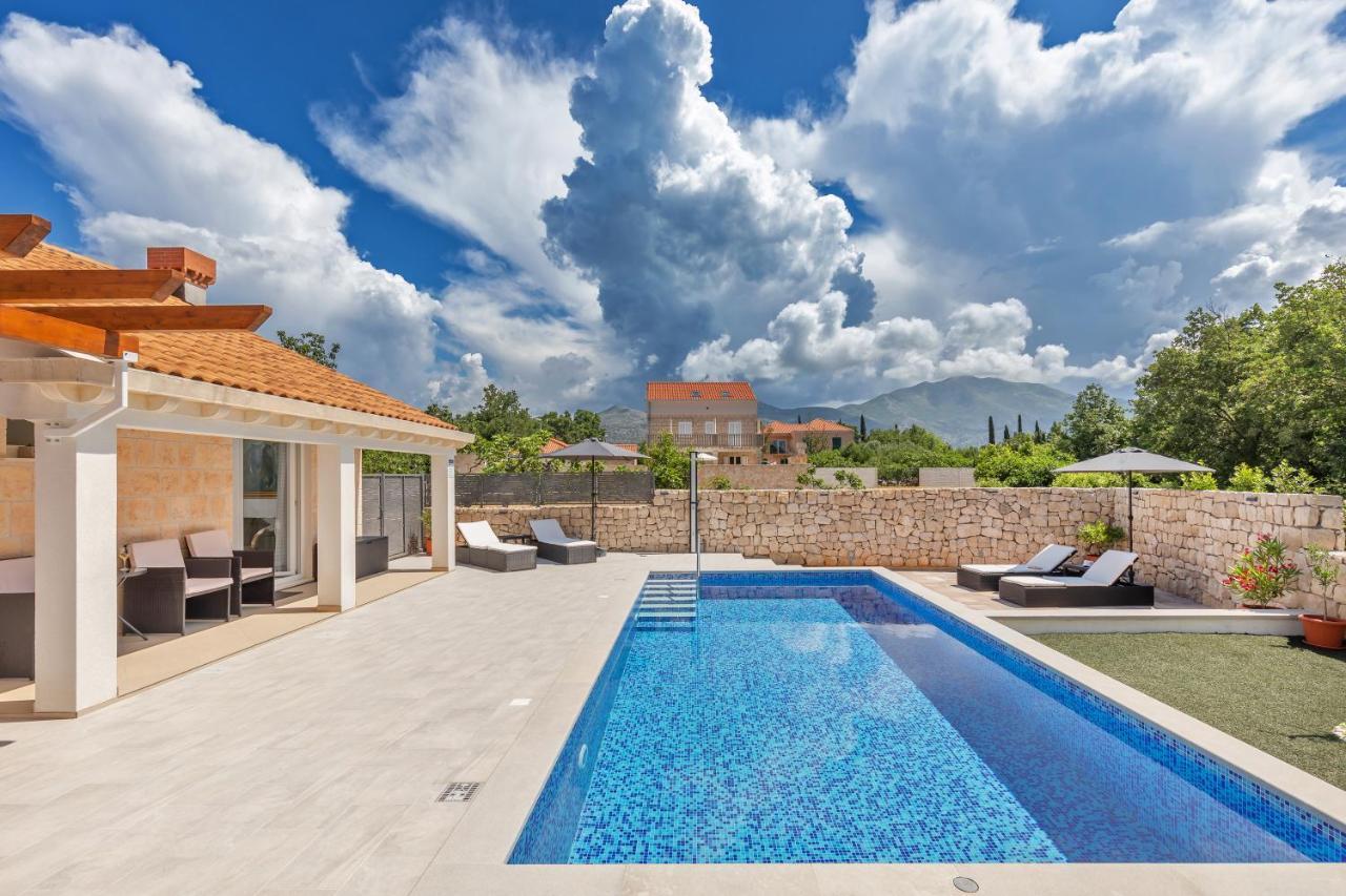 Apartment Holiday Home Doma, Cilipi Near Dubrovnik エクステリア 写真