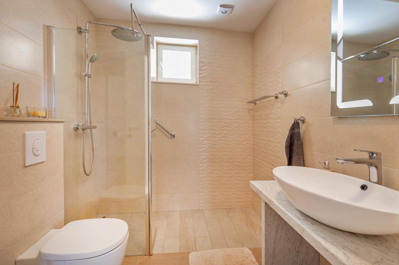 Apartment Holiday Home Doma, Cilipi Near Dubrovnik エクステリア 写真