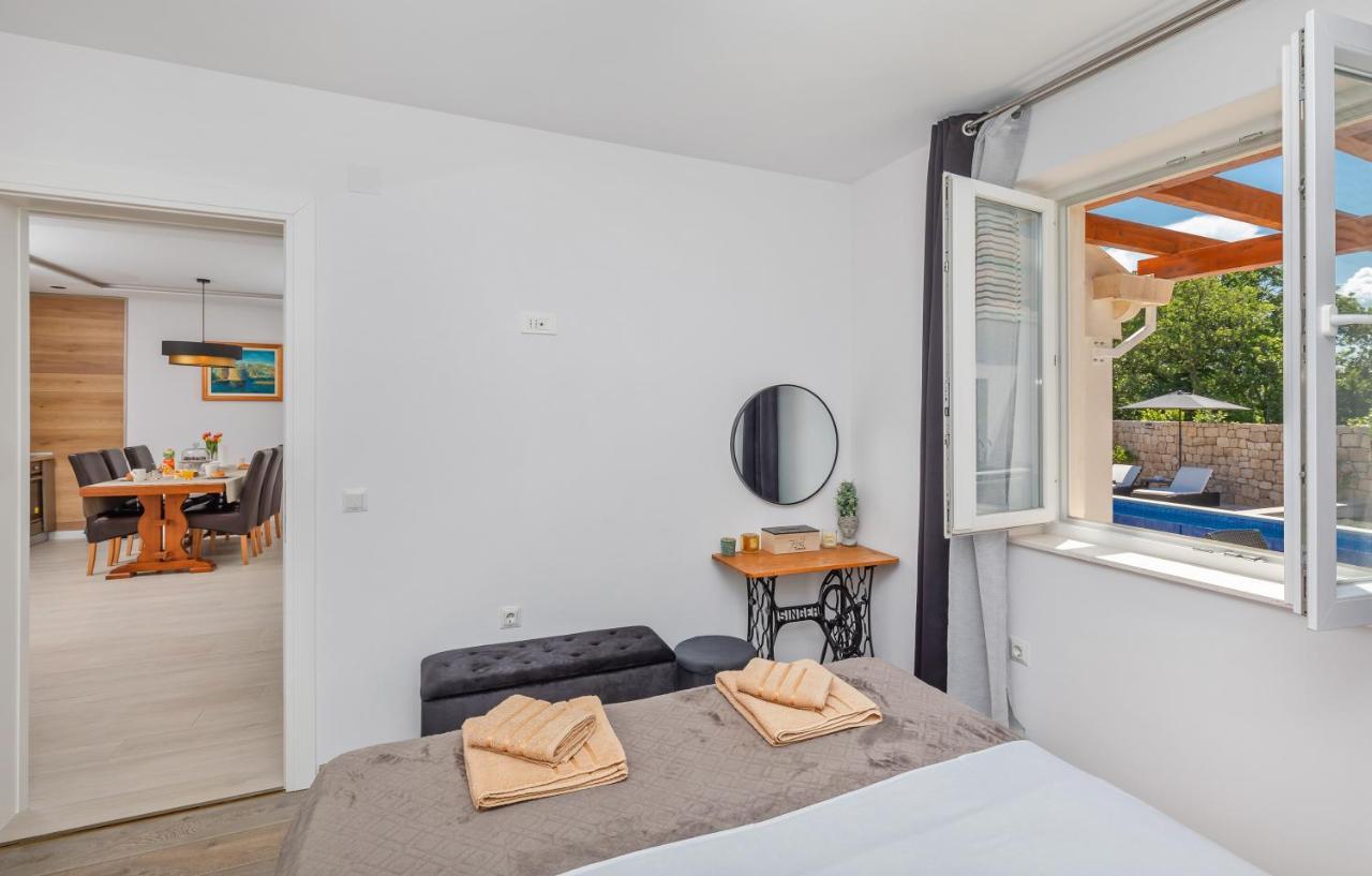 Apartment Holiday Home Doma, Cilipi Near Dubrovnik エクステリア 写真