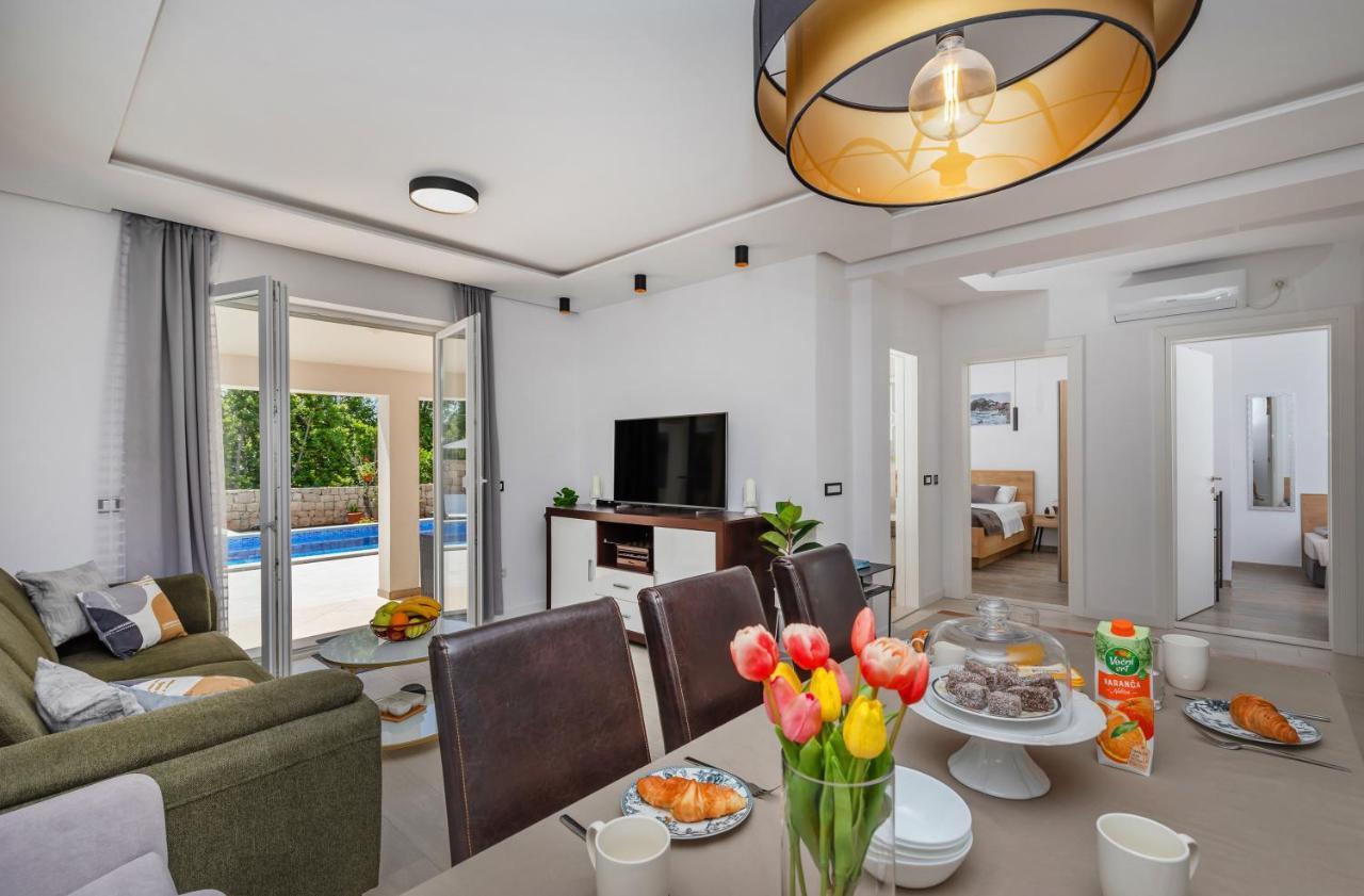 Apartment Holiday Home Doma, Cilipi Near Dubrovnik エクステリア 写真