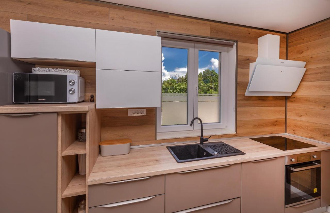 Apartment Holiday Home Doma, Cilipi Near Dubrovnik エクステリア 写真