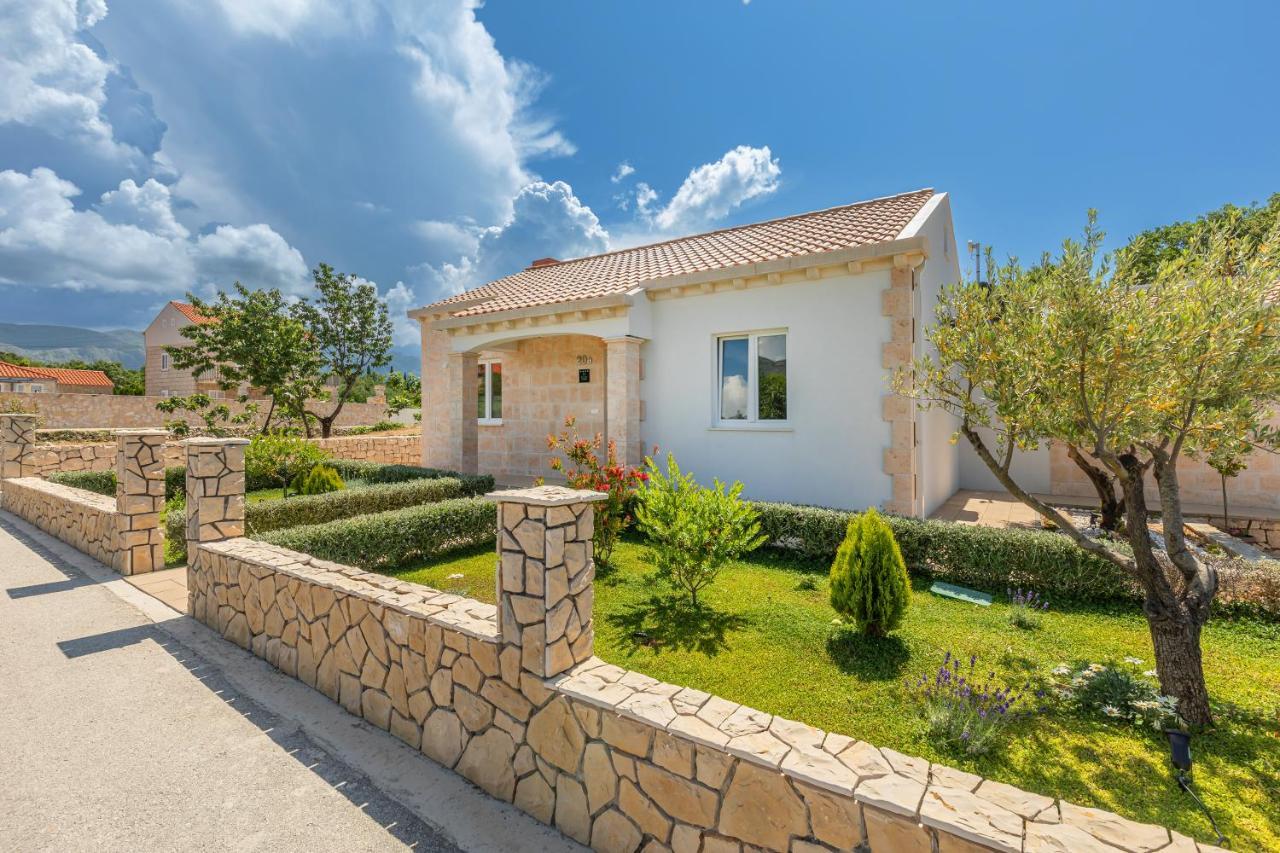 Apartment Holiday Home Doma, Cilipi Near Dubrovnik エクステリア 写真